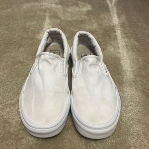 Size 9 white vans! Slightly worn but in great condition!